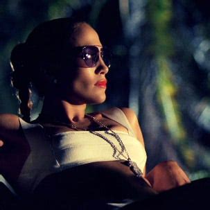 Jennifer Lopez Wears Gucci Aviators in ‘I’m Into You’ Video